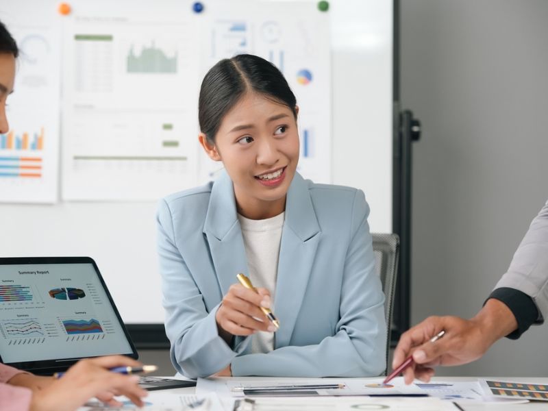 老闆，用人別再踩雷了！我用25年經驗，加上AI輔助決策，告訴你如何找到真正賺錢的業務 ?