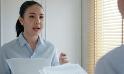 「老闆們，請當心！一堂價值5000萬的血淚課：如何辨識正一步步吞噬你公司的『投資禿鷹』？」